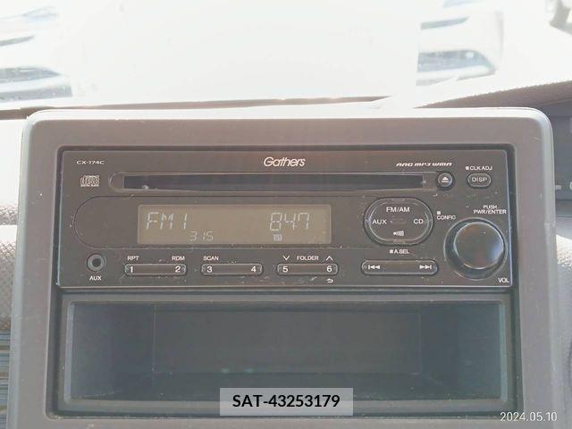Honda N BOX 2019-05 278418-6