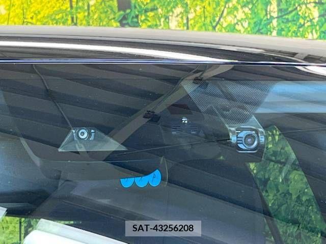 Toyota PRIUS 2016-08 241263-2