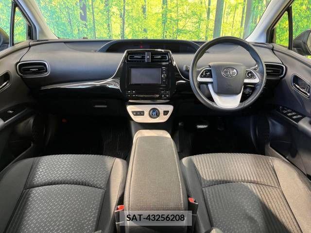 Toyota PRIUS 2016-08 241263-1