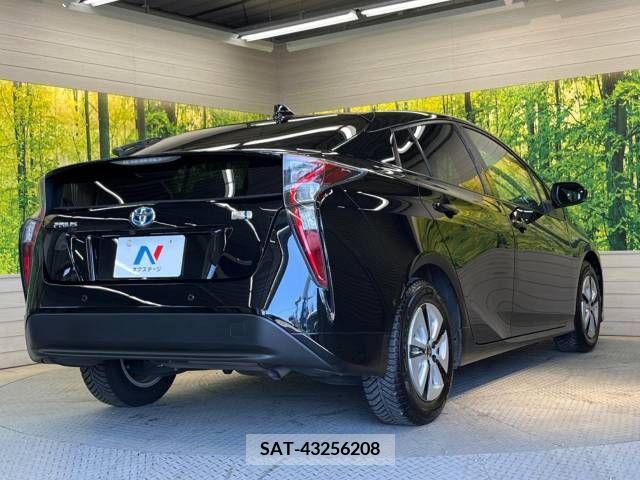 Toyota PRIUS 2016-08 241263-17