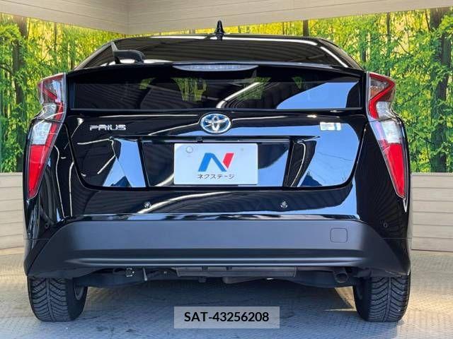 Toyota PRIUS 2016-08 241263-15