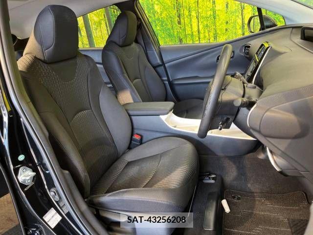 Toyota PRIUS 2016-08 241263-8