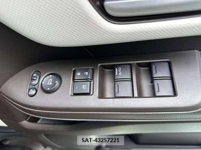 Honda N BOX 2023-09 340319-14