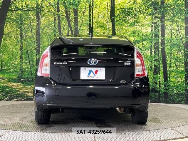 Toyota PRIUS 2014-01 346892-15
