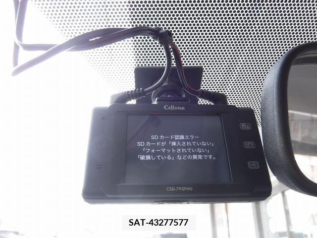 Toyota PRIUS 2010-09 282055-15
