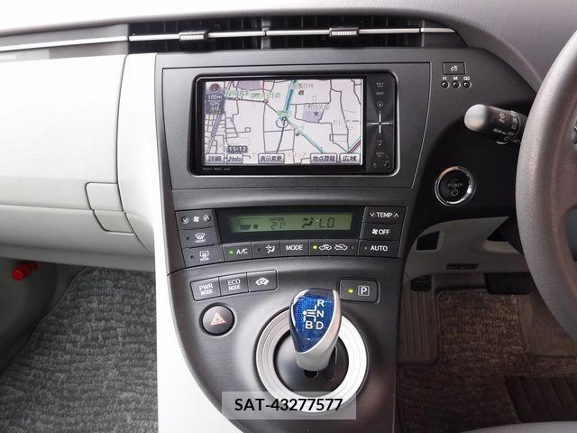 Toyota PRIUS 2010-09 282055-12