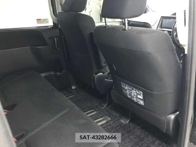 Toyota NOAH 2015-07 279527-10