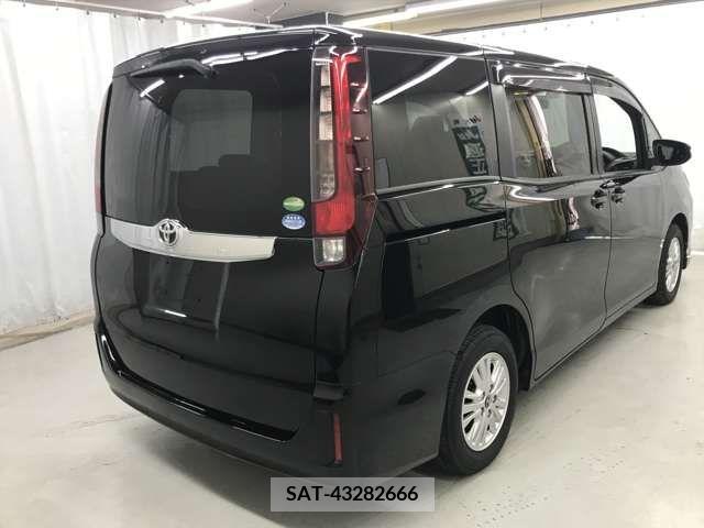 Toyota NOAH 2015-07 279527-4