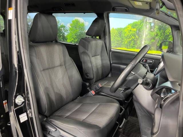 Toyota NOAH HYBRID 2017-11 26811-11