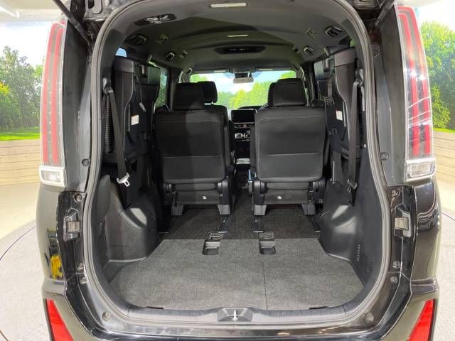 Toyota NOAH HYBRID 2017-11 26811-14