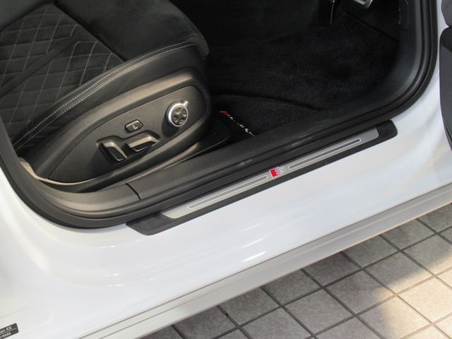 Audi S4 2020-11 18595-18