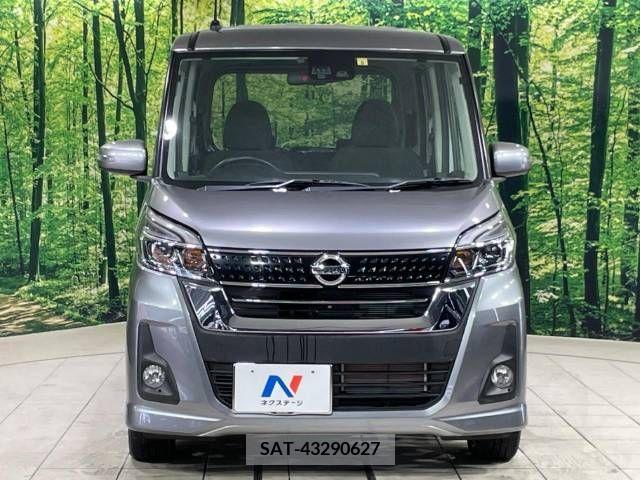 Nissan ROOX 2017-09 323853-14