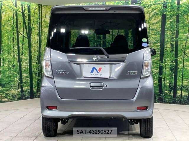 Nissan ROOX 2017-09 323853-15