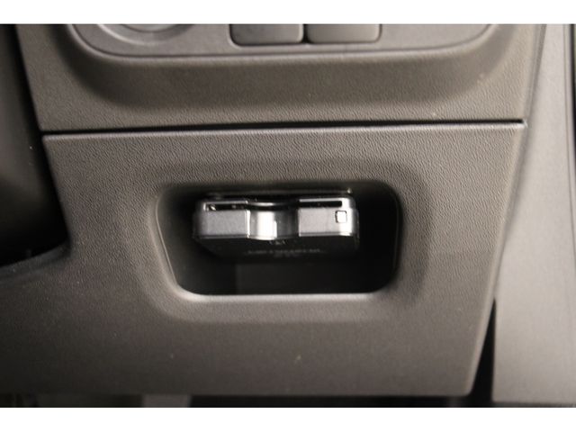 Citroen C3 2018-11 21037-9