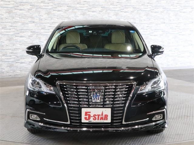 Toyota CROWN SEDAN 2017-08 3840-4