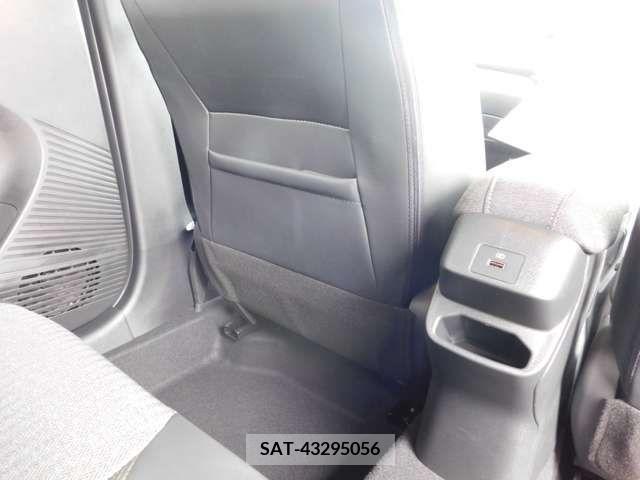Nissan AURA 2023-09 292916-11