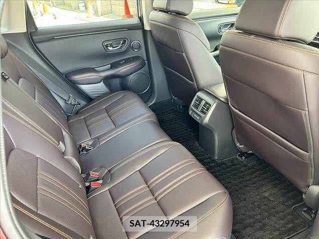 Honda ZR-V 2023-06 371618-19
