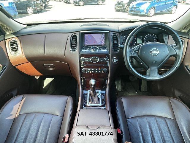 Nissan SKYLINE CROSSOVER 2011-10 394117-1