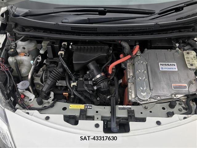 Nissan NOTE 2017-06 279988-9
