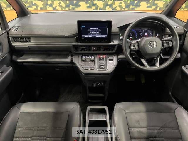 Honda e 2022-08 233880-1