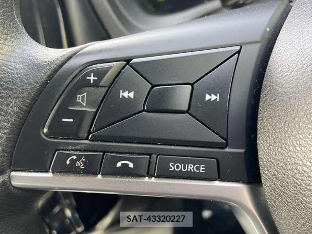 Nissan NOTE 2018-04 214528-6
