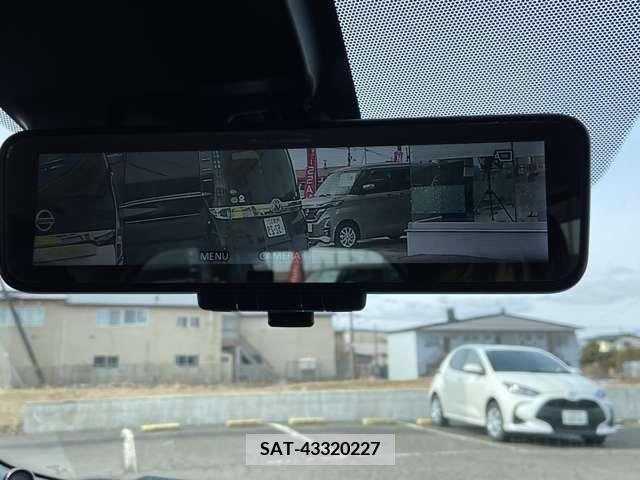 Nissan NOTE 2018-04 214528-8