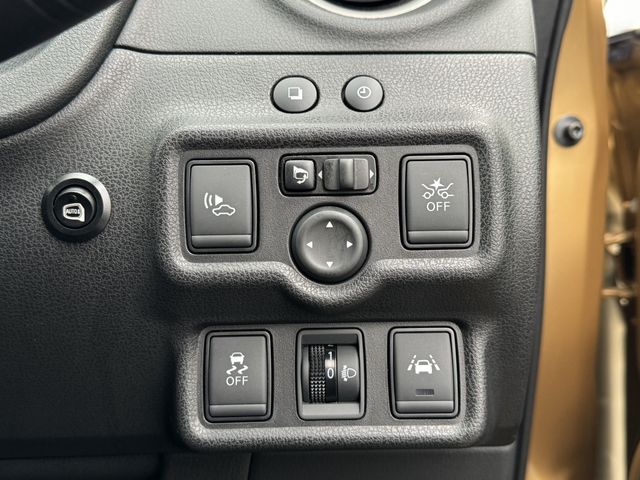 Nissan NOTE 2017-03 196534-16
