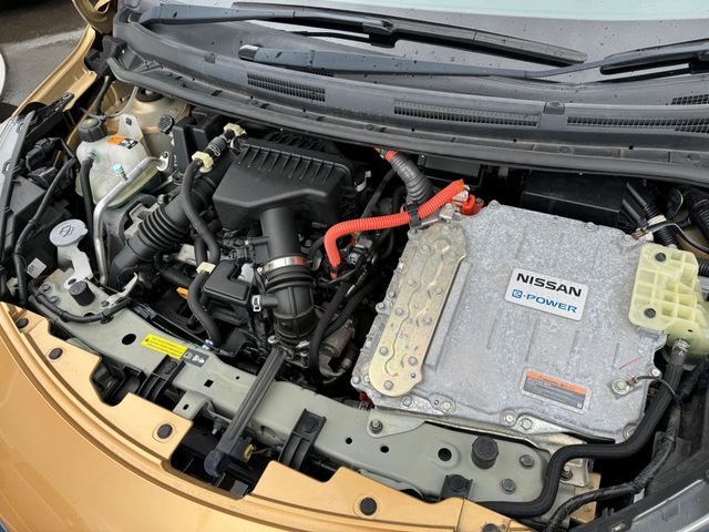 Nissan NOTE 2017-03 196534-28