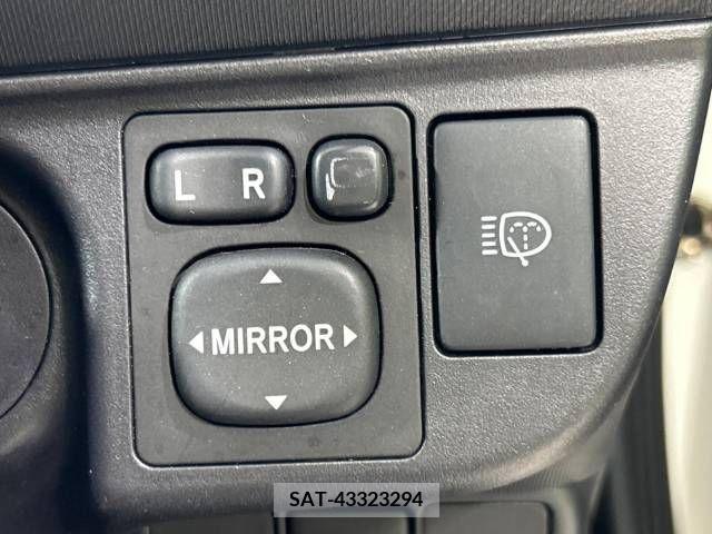 Toyota AQUA 2013-07 339089-6
