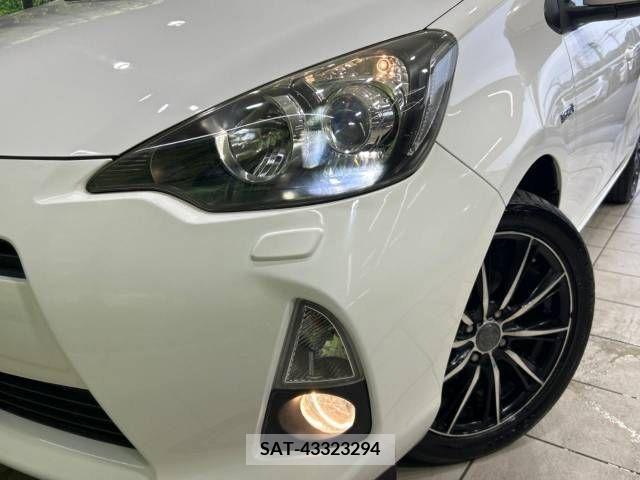 Toyota AQUA 2013-07 339089-12