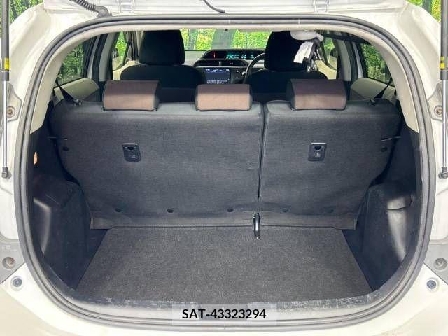 Toyota AQUA 2013-07 339089-10