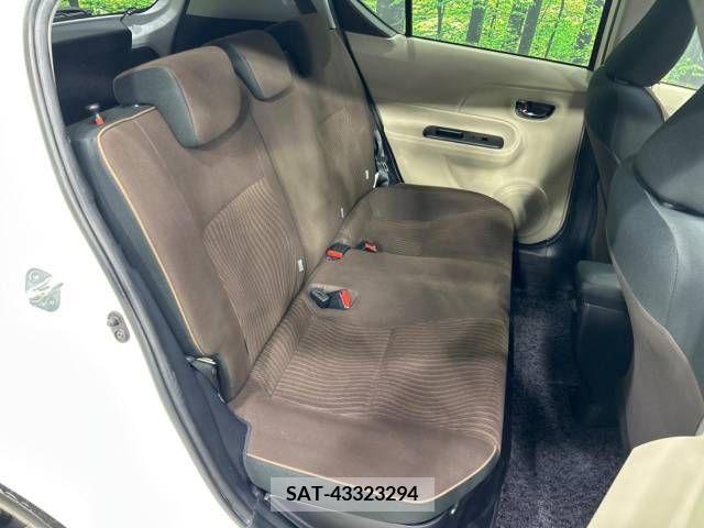 Toyota AQUA 2013-07 339089-9