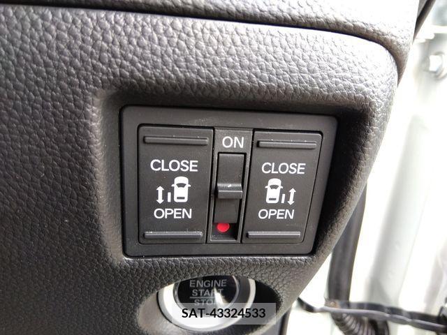 Honda N BOX CUSTOM 2024-02 330663-17