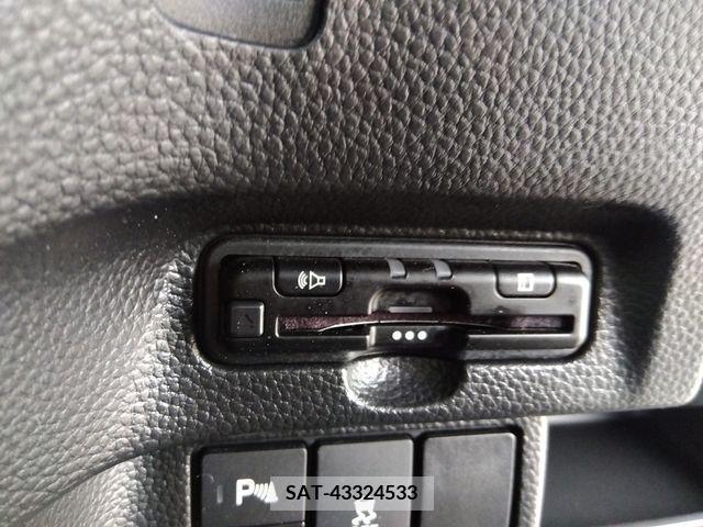 Honda N BOX CUSTOM 2024-02 330663-18