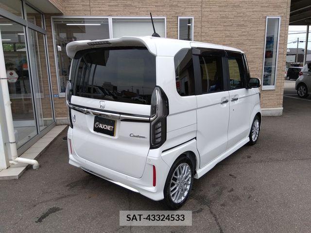 Honda N BOX CUSTOM 2024-02 330663-1