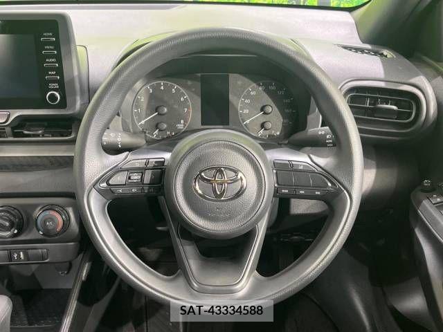 Toyota YARIS 2022-11 290834-11