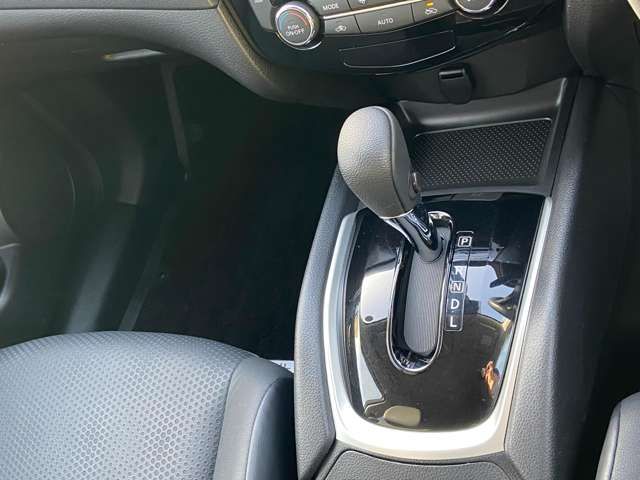 Nissan X-TRAIL 2017-09 182115-11