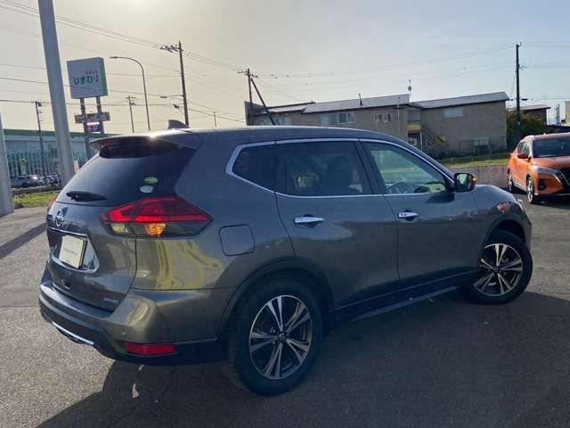 Nissan X-TRAIL 2017-09 182115-1