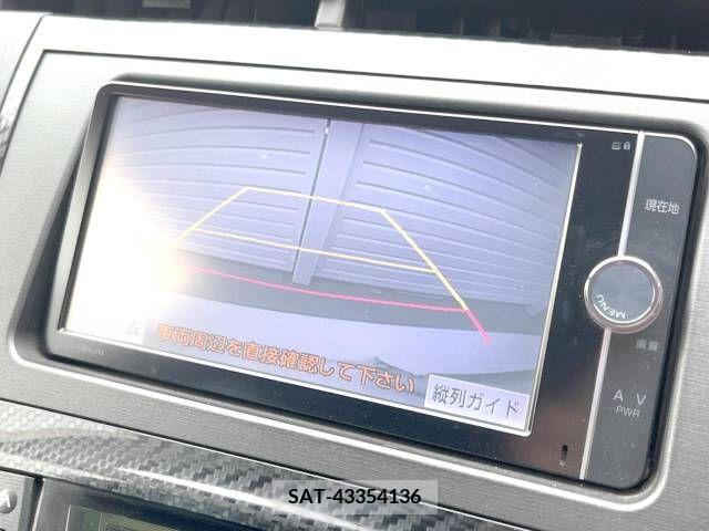 Toyota PRIUS 2014-05 282252-3