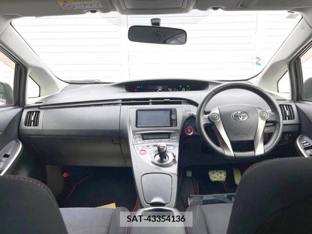 Toyota PRIUS 2014-05 282252-1
