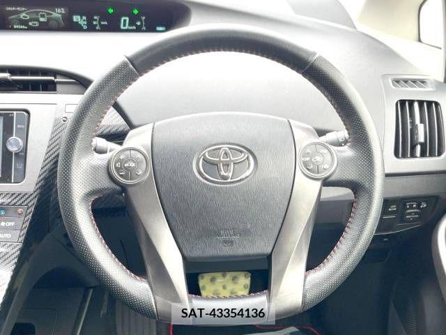 Toyota PRIUS 2014-05 282252-11