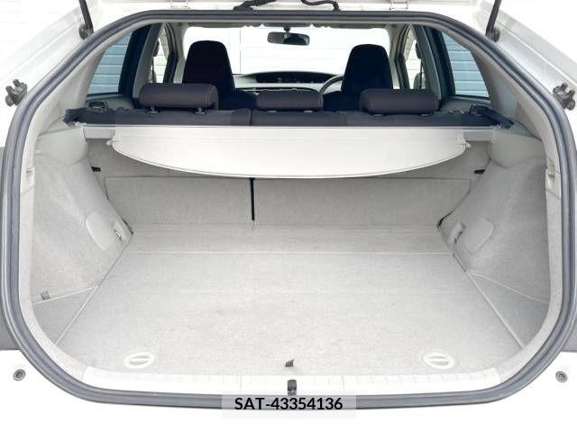 Toyota PRIUS 2014-05 282252-10