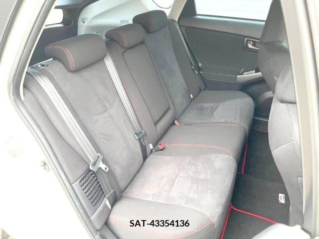 Toyota PRIUS 2014-05 282252-9