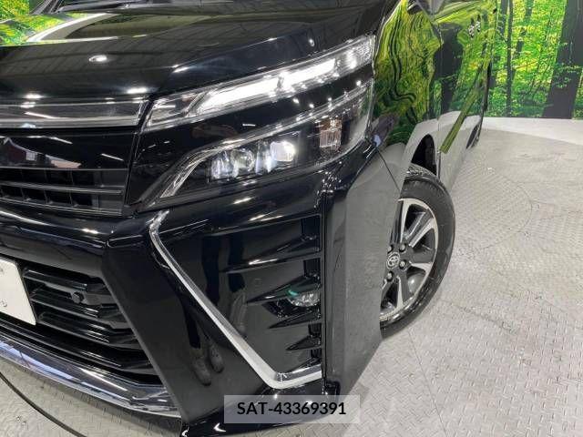 Toyota VOXY 2019-03 211434-12