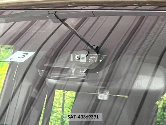 Toyota VOXY 2019-03 211434-4