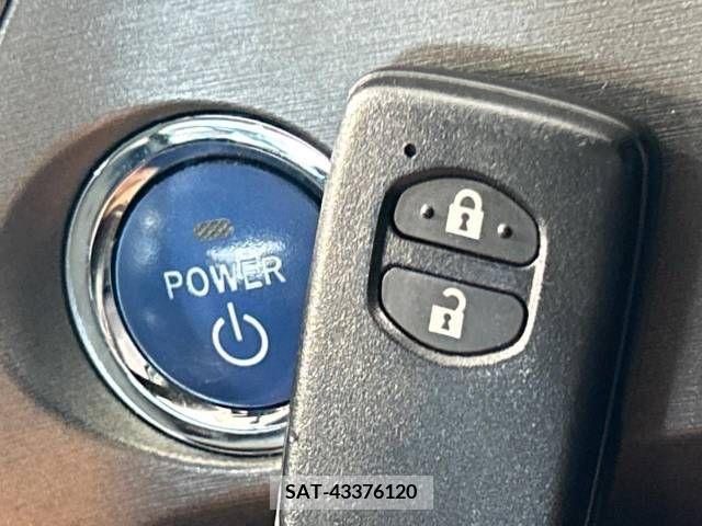 Toyota PRIUS 2013-11 322138-5