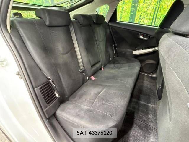 Toyota PRIUS 2013-11 322138-9