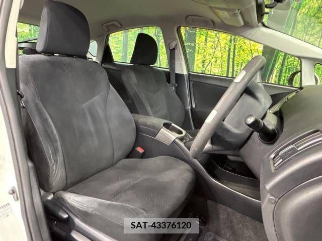 Toyota PRIUS 2013-11 322138-8