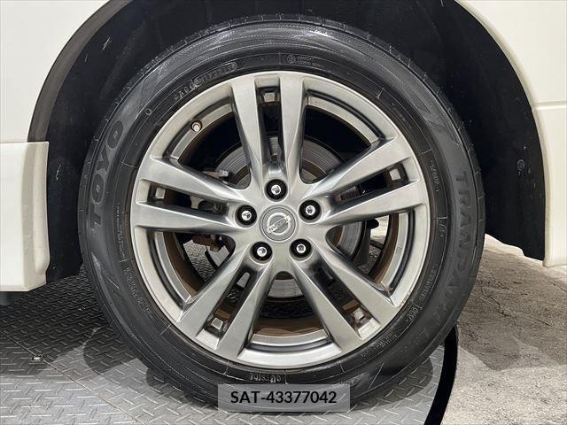 Nissan ELGRAND 2012-06 340646-28