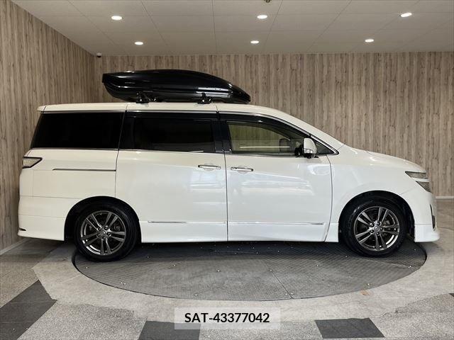 Nissan ELGRAND 2012-06 340646-17